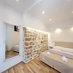 Medulic Palace & 2 شيبينيك