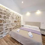 Medulic Palace & 2 بيت ضيافة شيبينيك