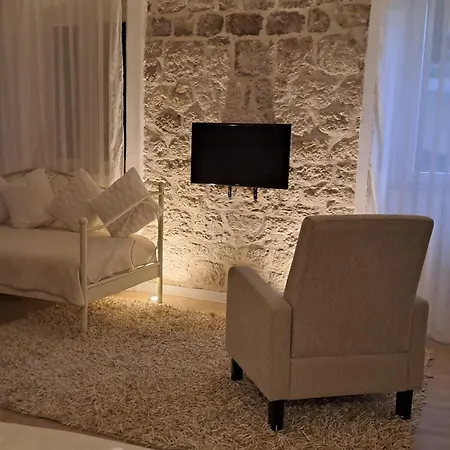Medulic Palace & 2 3* Šibenik