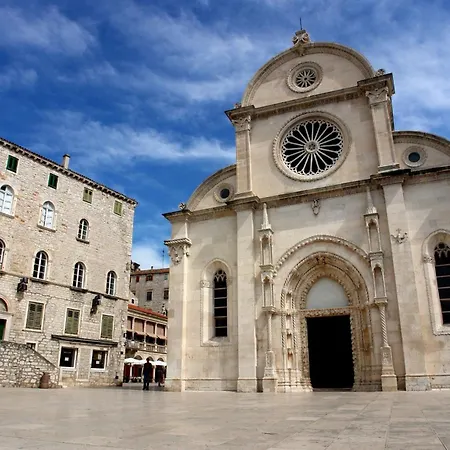 Medulic Palace & 2 3* Šibenik