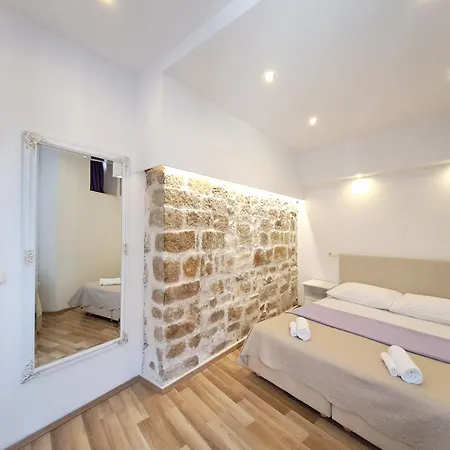 Medulic Palace & 2 Šibenik