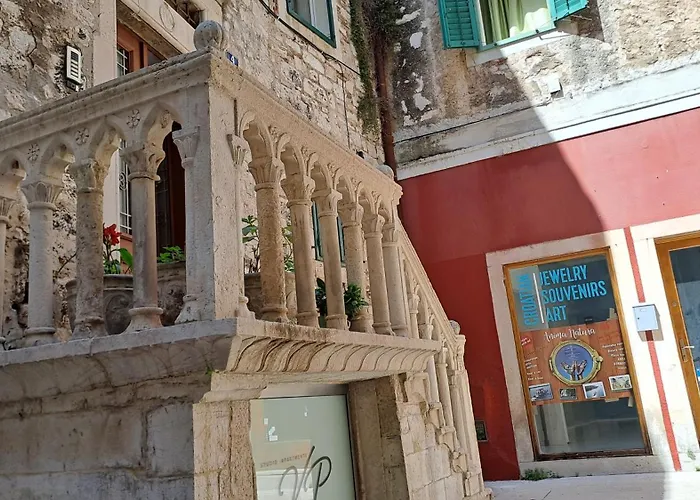 Medulic Palace & 2 3* Šibenik