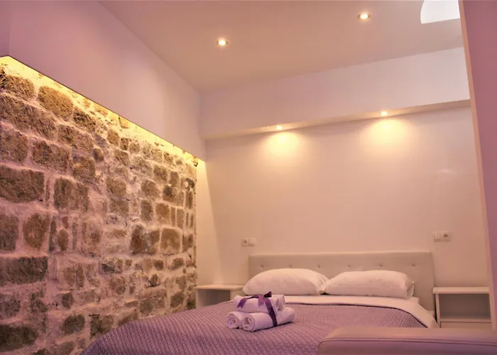 Medulic Palace & 2 3* Šibenik