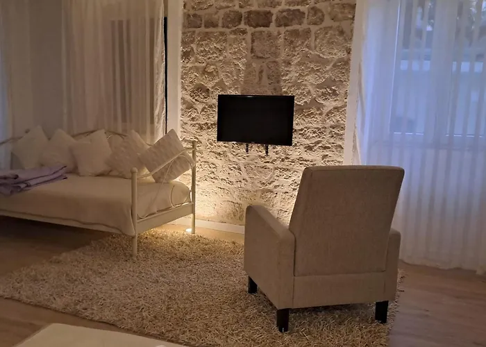 Medulic Palace & 2 3* Šibenik