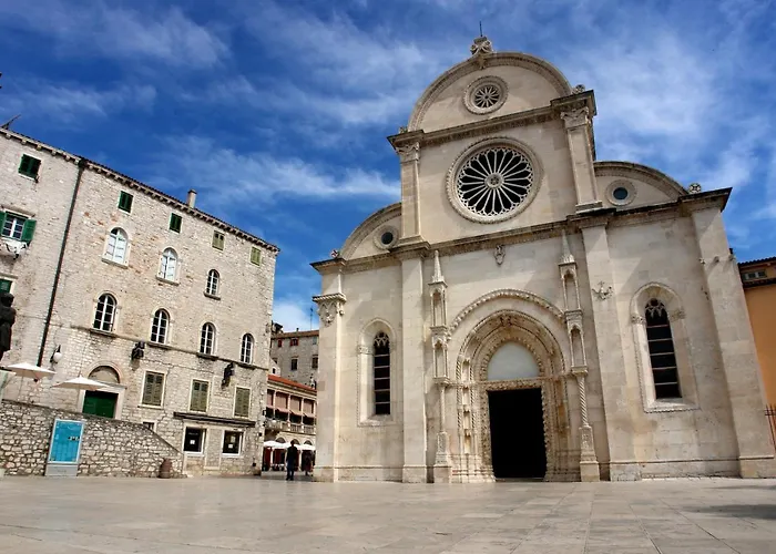 Medulic Palace & 2 3* Šibenik