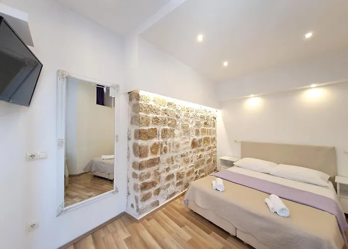 Medulic Palace & 2 Šibenik