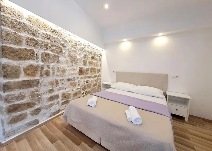 Medulic Palace & 2 Gasthuis Šibenik