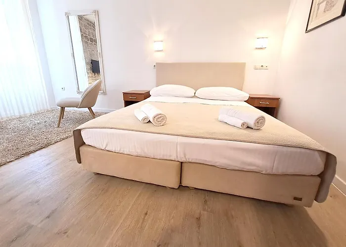 Medulic Palace & 2 3*