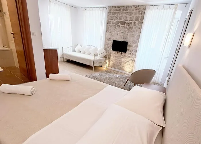 Gasthuis Medulic Palace & 2 Šibenik